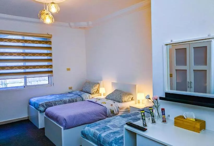 تختخواب و صبحانه Full Panorama Jerash