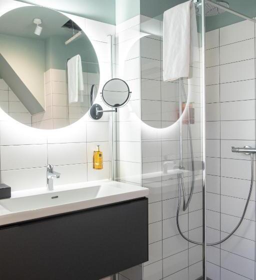 Отель Botanique Breda