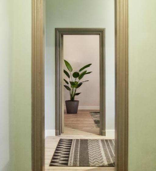 Отель Botanique Breda