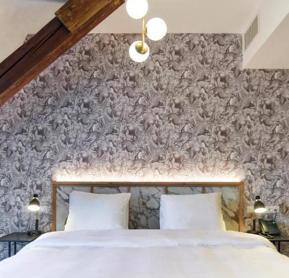 Отель Botanique Breda