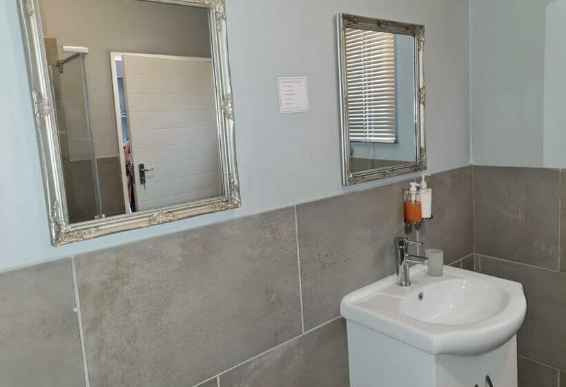 Пансион Lavender Lane Guesthouse