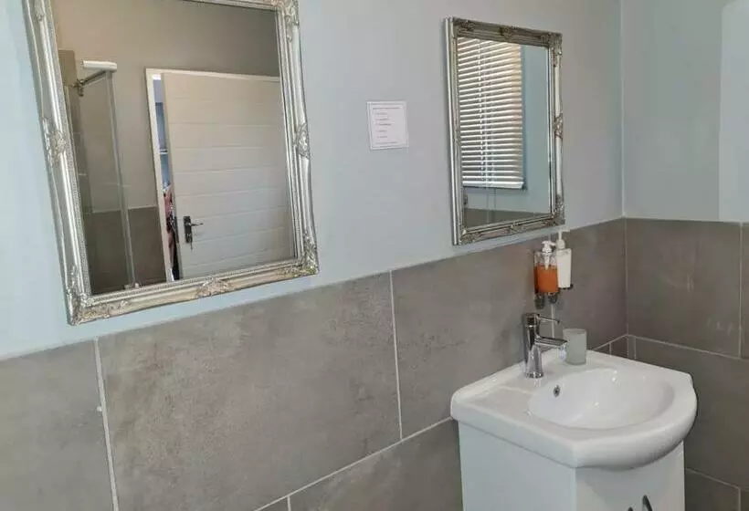 Majatalo Lavender Lane Guesthouse