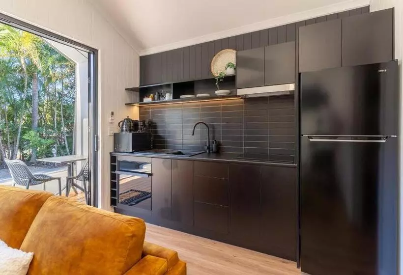 Lomakeskus Poinciana At Cooee Bay