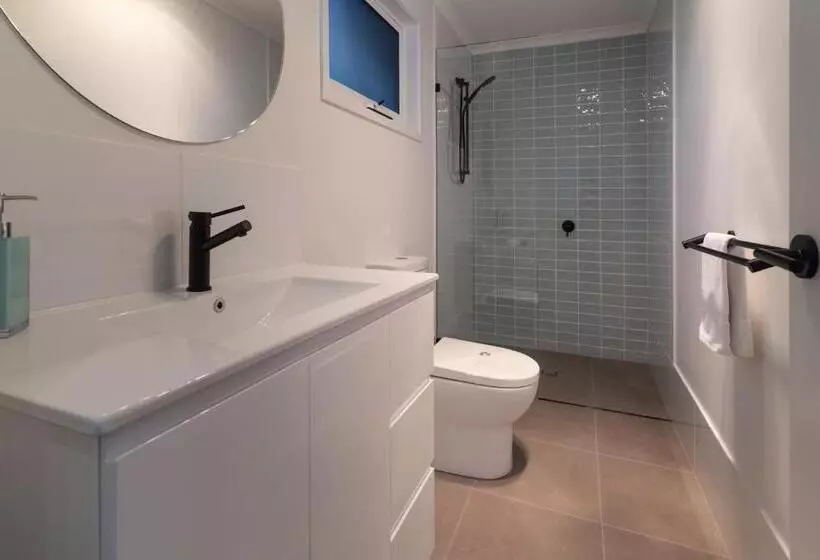 Lomakeskus Poinciana At Cooee Bay