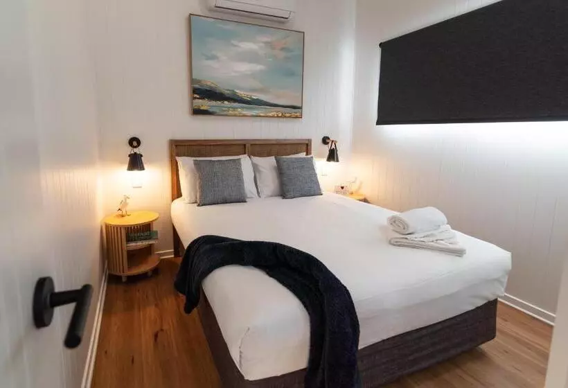 Lomakeskus Poinciana At Cooee Bay