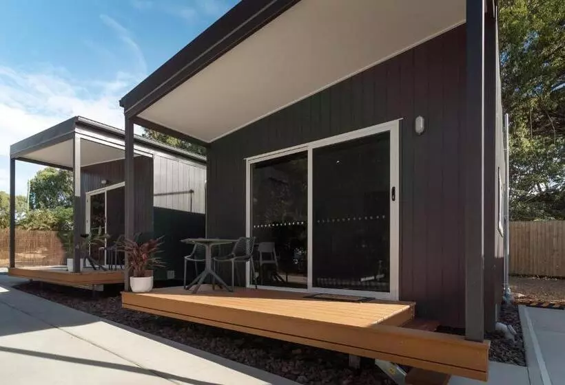 Lomakeskus Poinciana At Cooee Bay