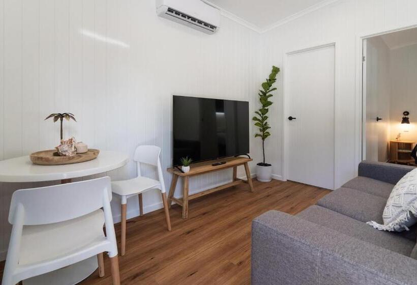 리조트 Poinciana At Cooee Bay