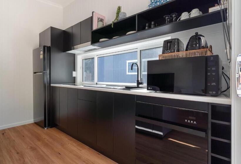 리조트 Poinciana At Cooee Bay