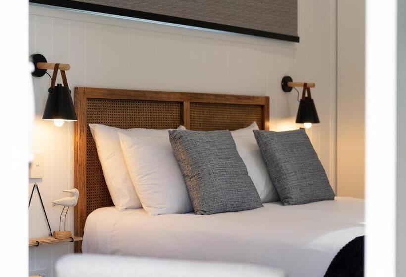 리조트 Poinciana At Cooee Bay