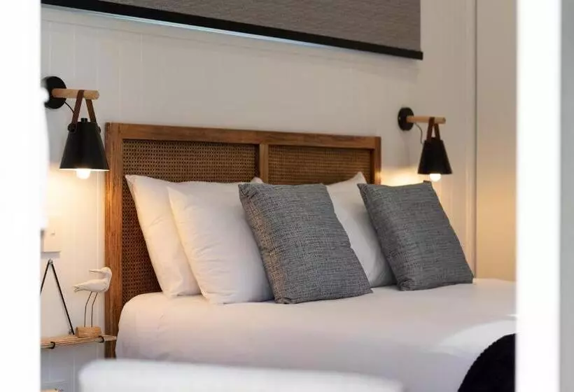 Lomakeskus Poinciana At Cooee Bay