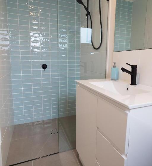 리조트 Poinciana At Cooee Bay