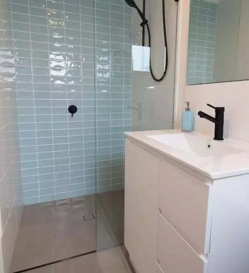 Lomakeskus Poinciana At Cooee Bay