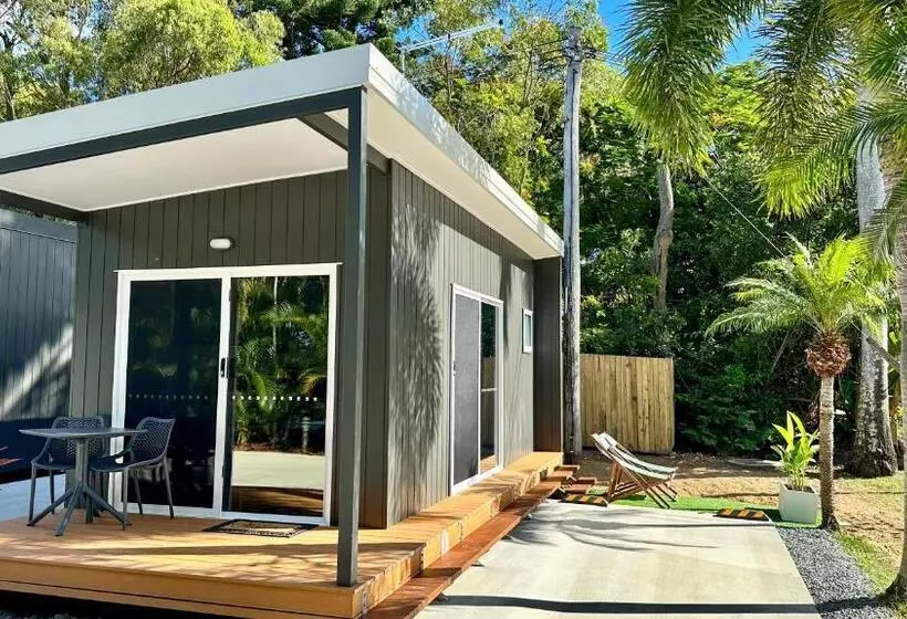 Lomakeskus Poinciana At Cooee Bay