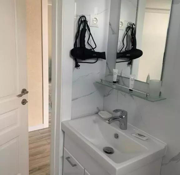 تختخواب و صبحانه Bayotel