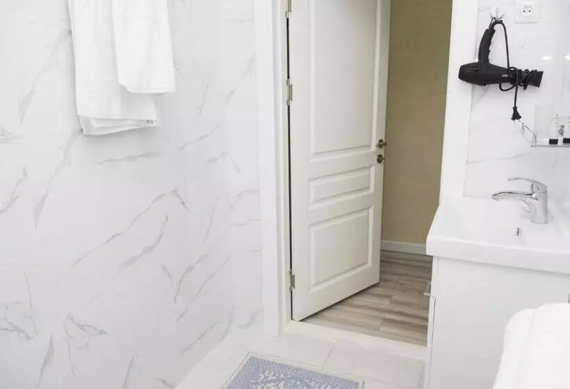 تختخواب و صبحانه Bayotel