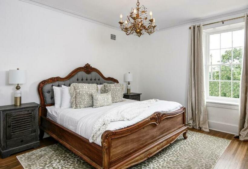 민박 The Peninsula