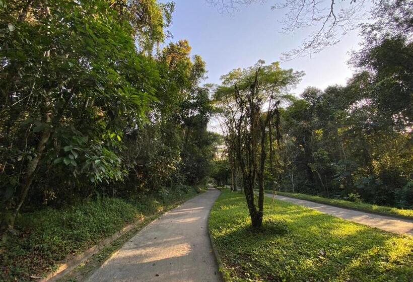 Fabuloso Flat 225, 2 Piscinas Climatizadas, Sky Com 170 Canais,tv Com Xbox, Internet Particular 500m