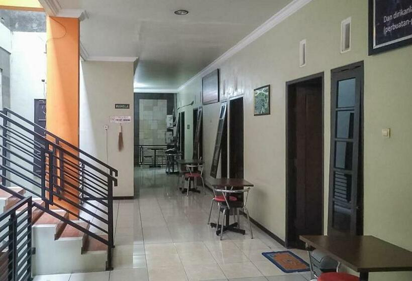 酒店 Baitussafar Ummi 1 Syariah