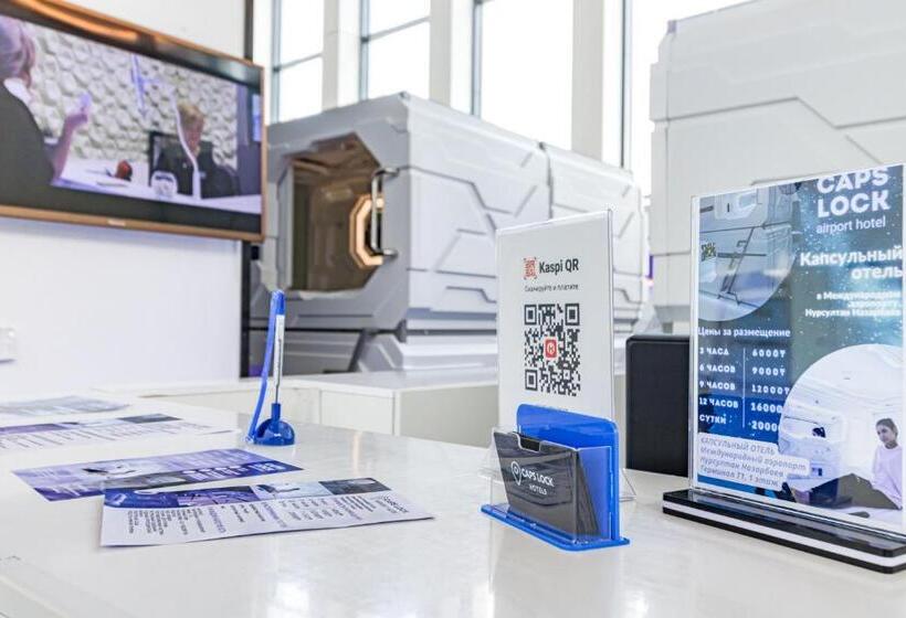 Kapselhotell Caps Lock Airport