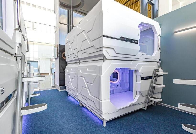 Kapselhotell Caps Lock Airport