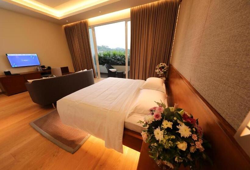 Hotel Grand Silver Ray