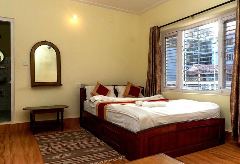 هتل Homeland And Restaurant