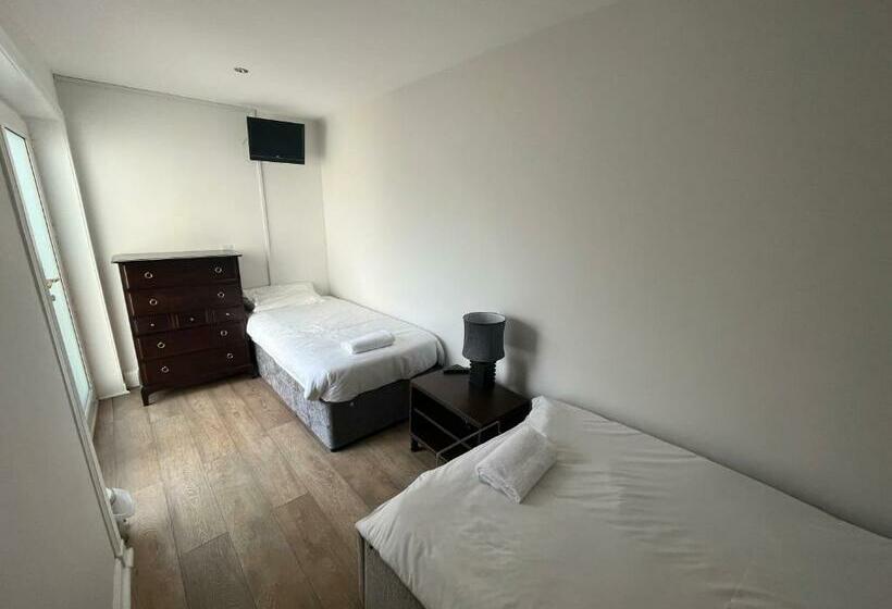 Отель Park View Rooms