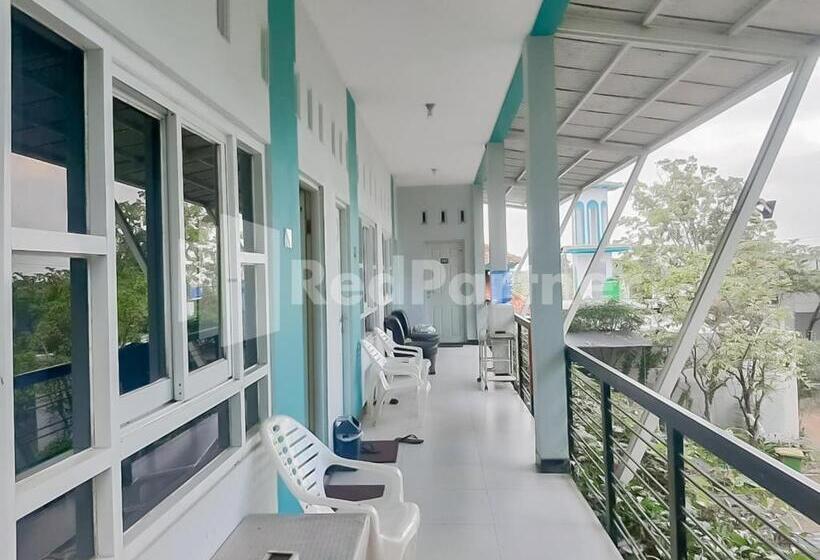 Hotel Syariah Safar Guest House Mitra Reddoorz