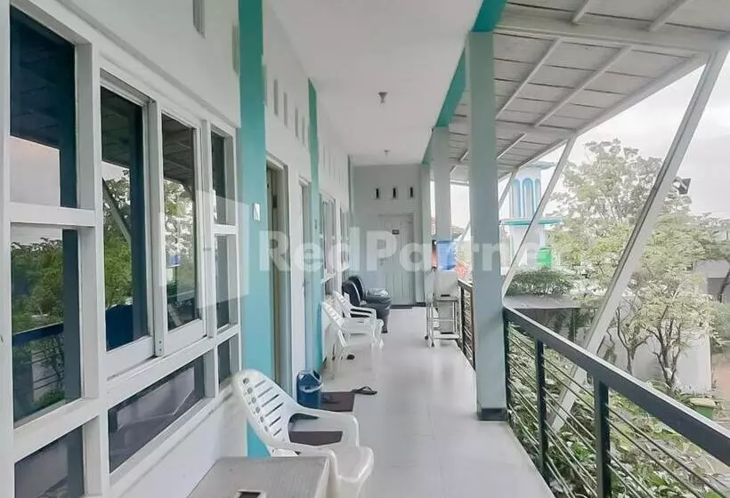 Hotelli Syariah Safar Guest House Mitra Reddoorz