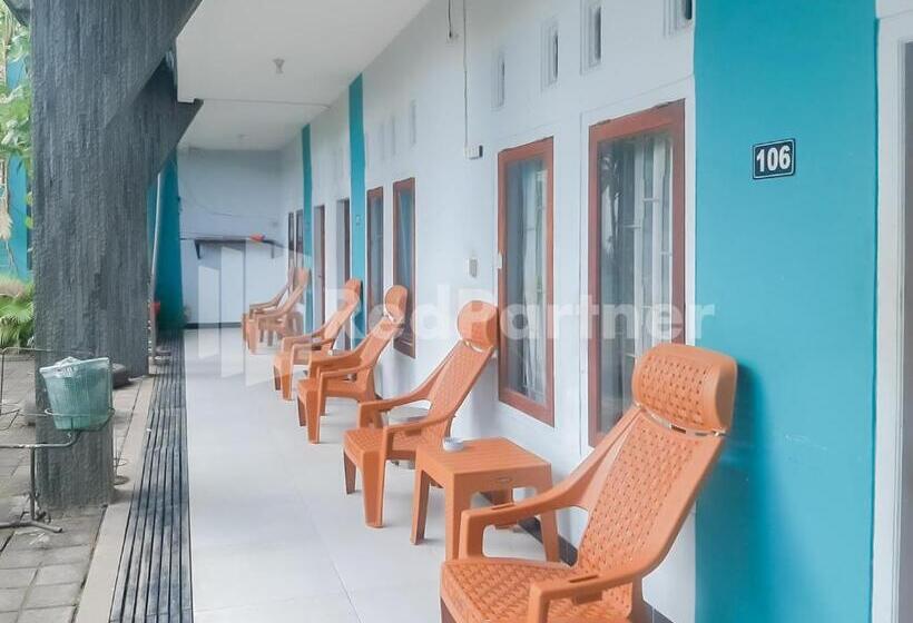 Hotel Syariah Safar Guest House Mitra Reddoorz