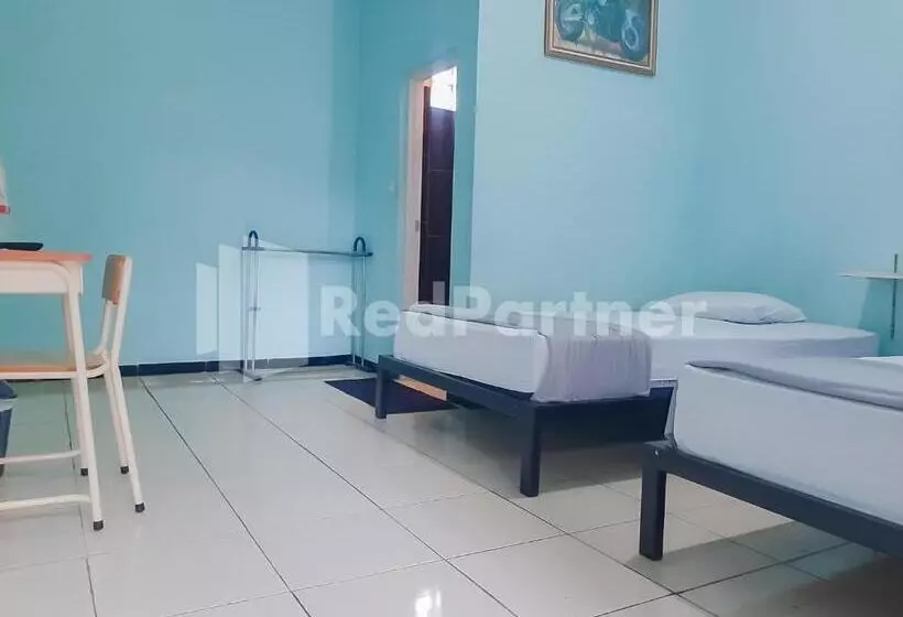 Hotelli Syariah Safar Guest House Mitra Reddoorz