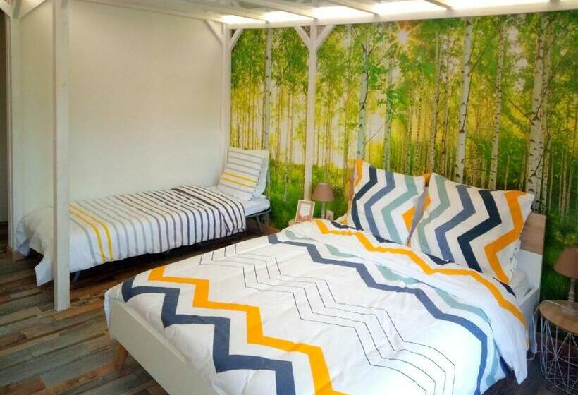 ペンション Joli Studio Avec Terrasse, 2km A79, 6km Le Pal