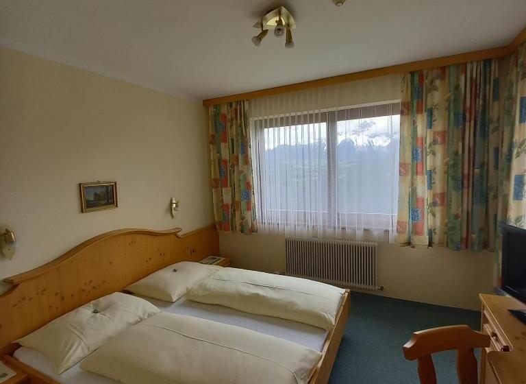 ユースホステル Pension Berghof