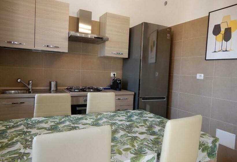 צימר Caserta Royale Suite