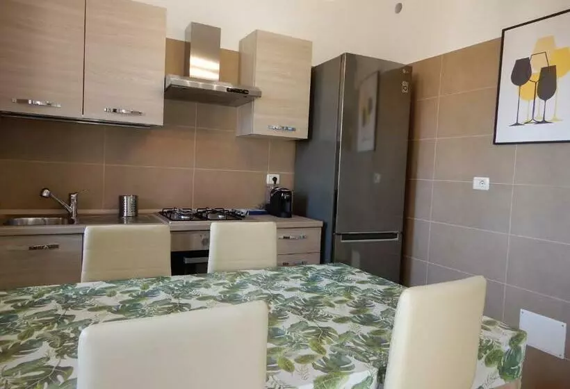 Aamiaismajoitus (B&B) Caserta Royale Suite