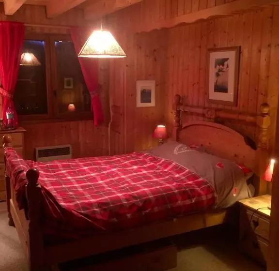 ベッドアンドブレックファースト Chalet Les Chouettes