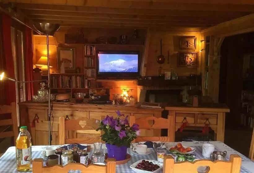 ベッドアンドブレックファースト Chalet Les Chouettes