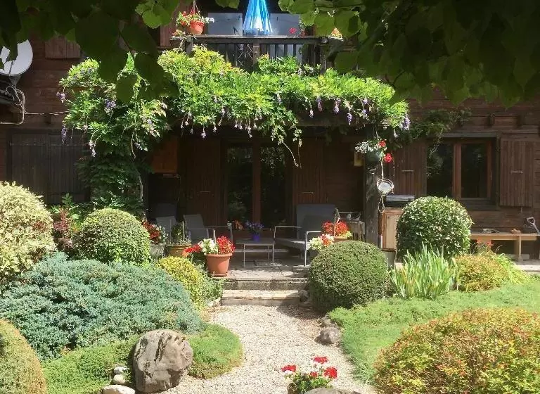 ベッドアンドブレックファースト Chalet Les Chouettes