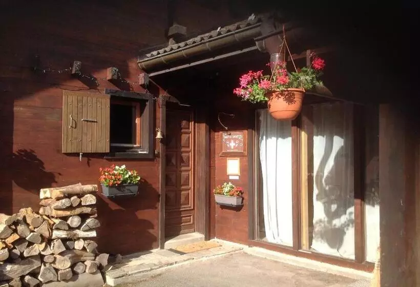 ベッドアンドブレックファースト Chalet Les Chouettes