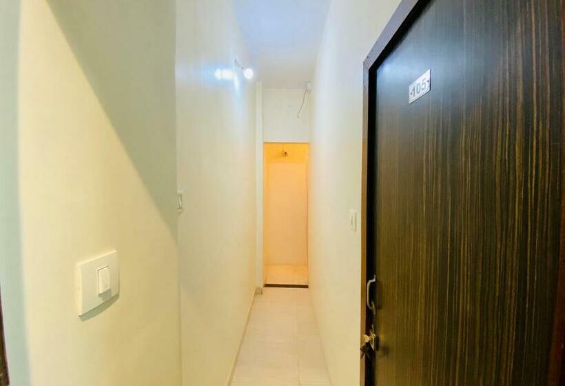 فندق Deluxe Inn   Stay Near Kokilaben Dhirubhai Ambani Hospital