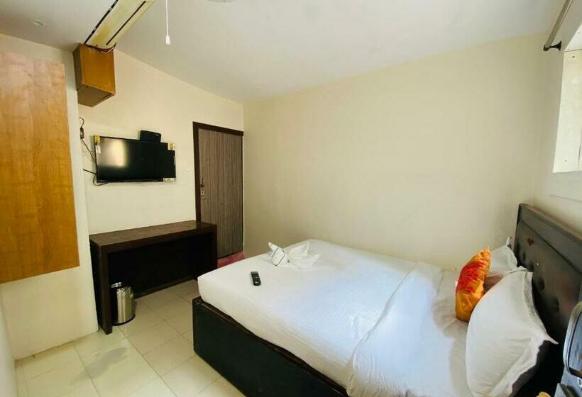 فندق Deluxe Inn   Stay Near Kokilaben Dhirubhai Ambani Hospital