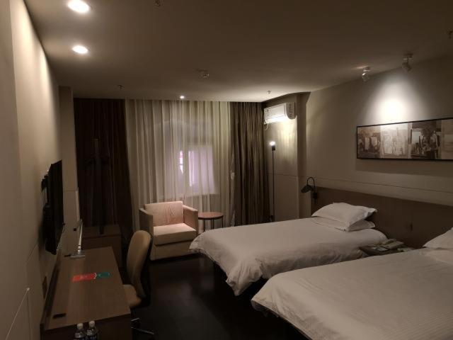 בית מלון כפרי Jinjiang Inn Select Jining Huoju South Road Branch