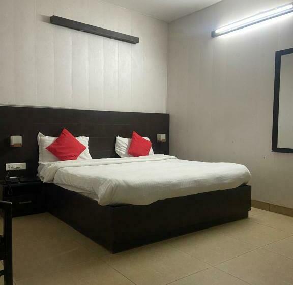 Hotelli Rudraksh Resort And