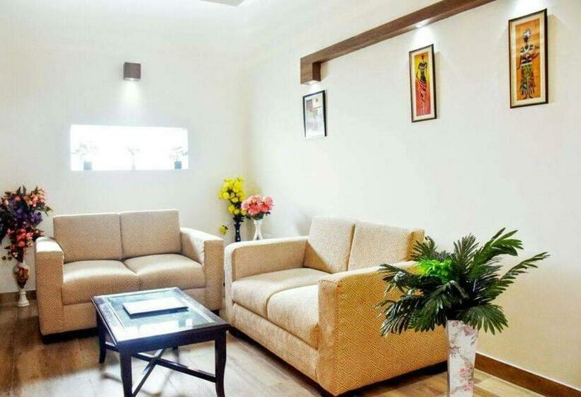 Hotelli Rudraksh Resort And