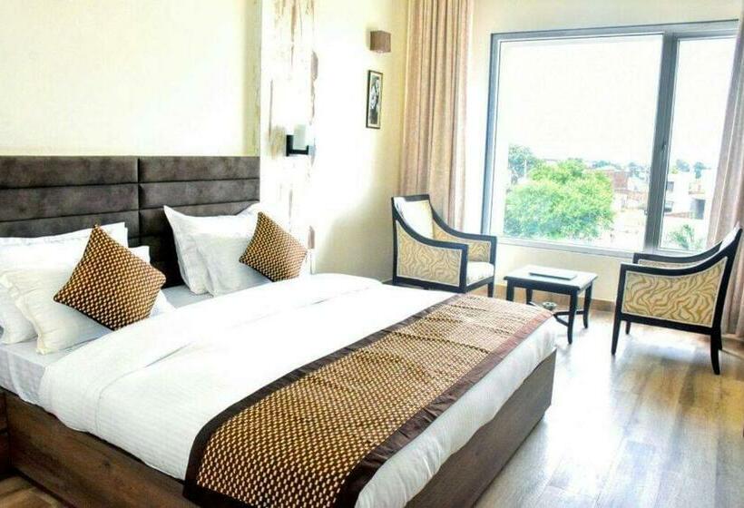 Hotelli Rudraksh Resort And