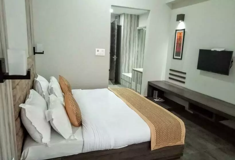 ホテル Rudraksh Resort And