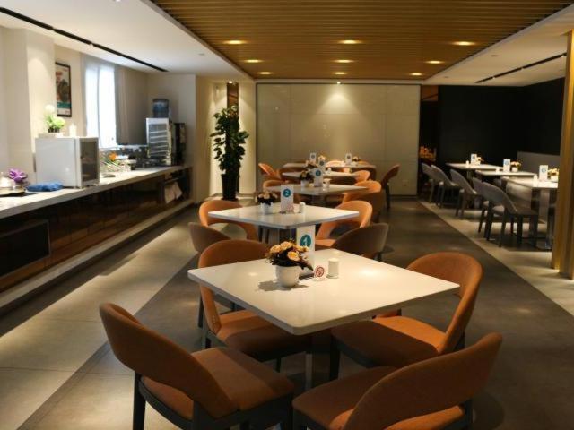 Hotel Shanghai Zhangjiang Financial Information Park Caolu Metro Station