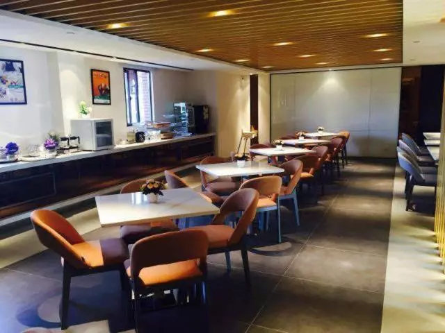 Hotelli Shanghai Zhangjiang Financial Information Park Caolu Metro Station