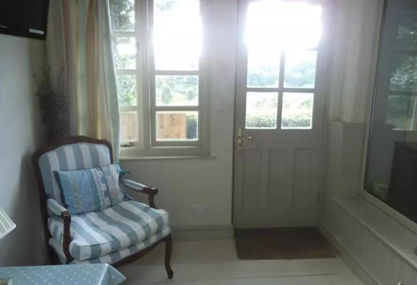 Aamiaismajoitus (B&B) Conygre Bungalow