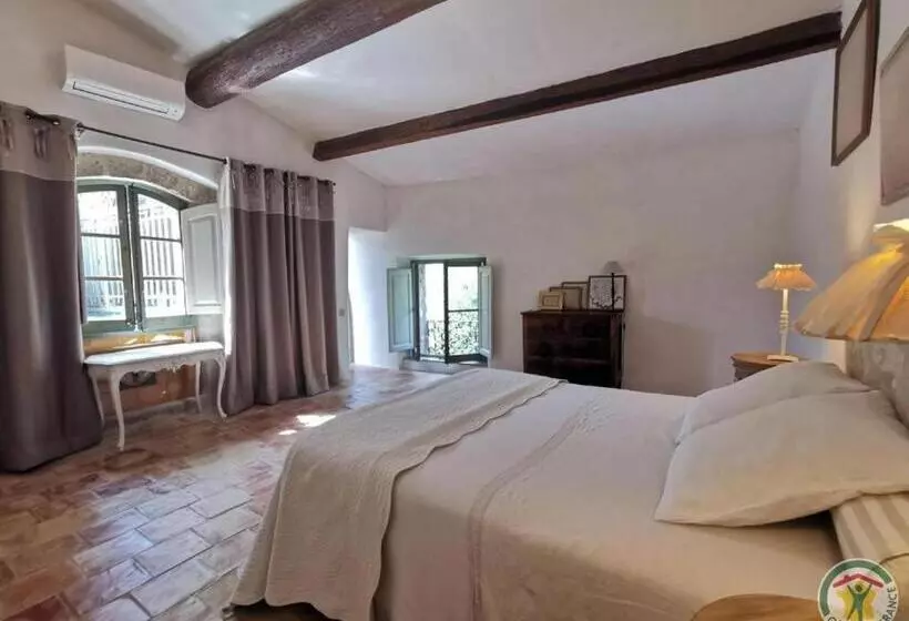 ベッドアンドブレックファースト Villa Verde   Suite De 100m2 Avec 2 Chambres Et Terrace   Possibilité Table D Hôte